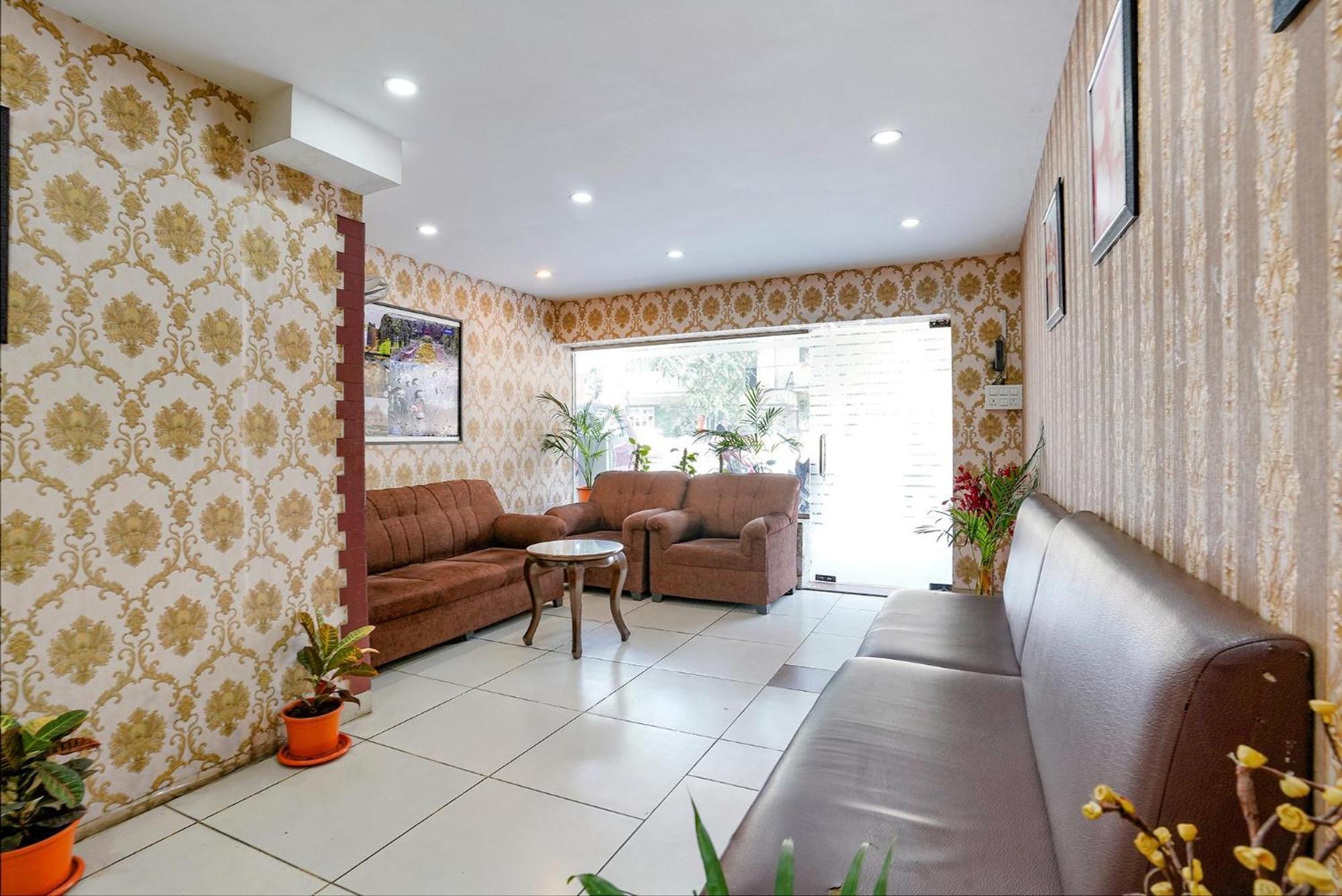 Hotel Gargi Deluxe Pune Dış mekan fotoğraf