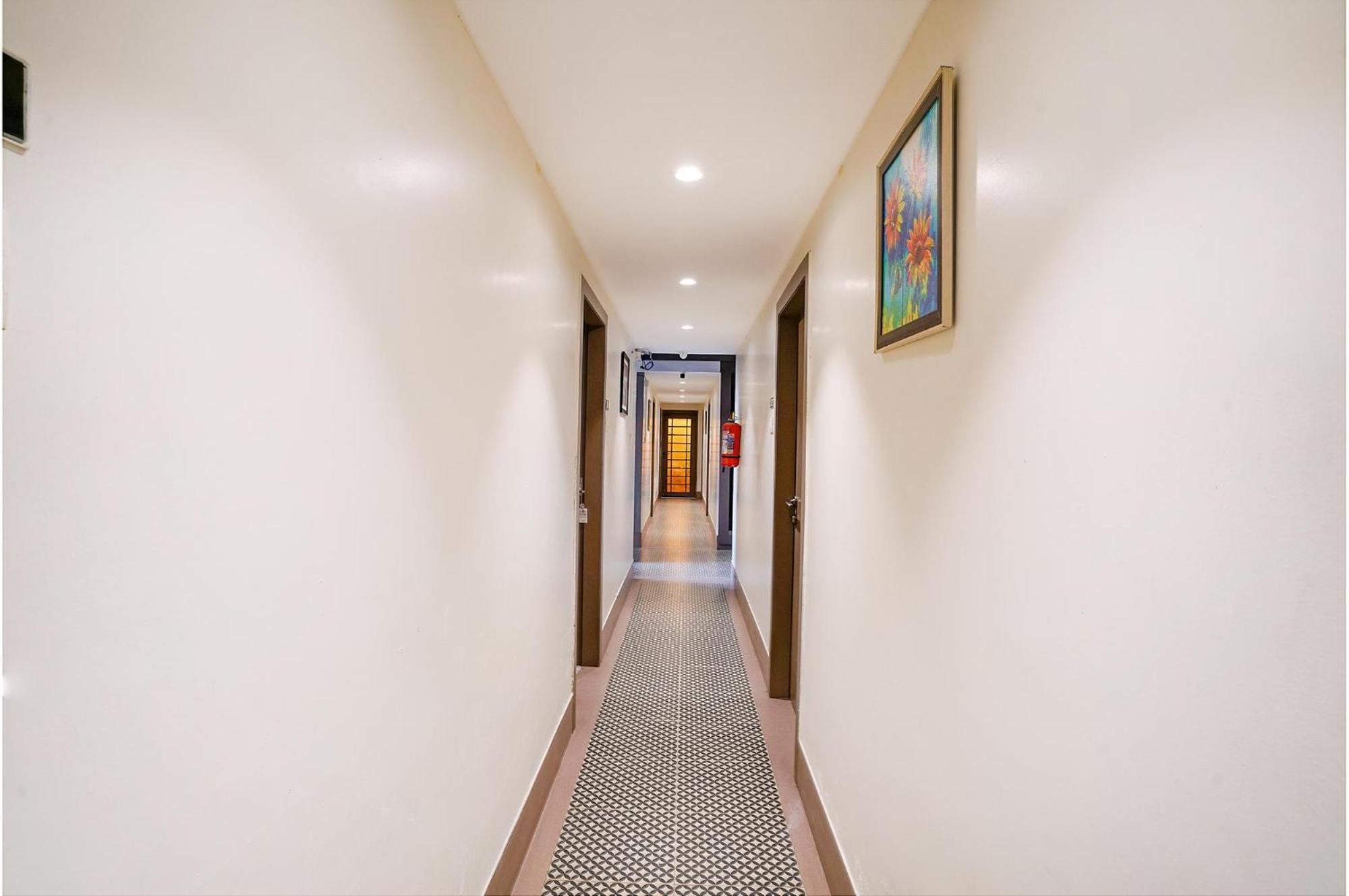 Hotel Gargi Deluxe Pune Dış mekan fotoğraf