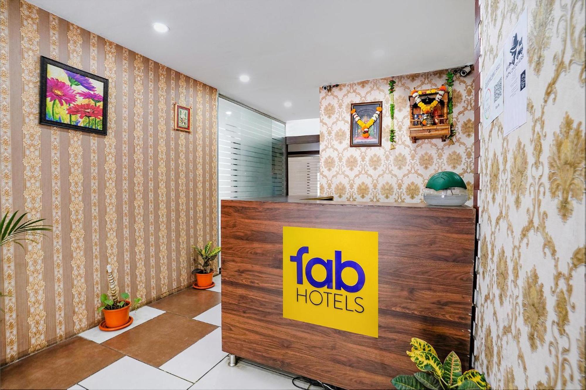 Hotel Gargi Deluxe Pune Dış mekan fotoğraf