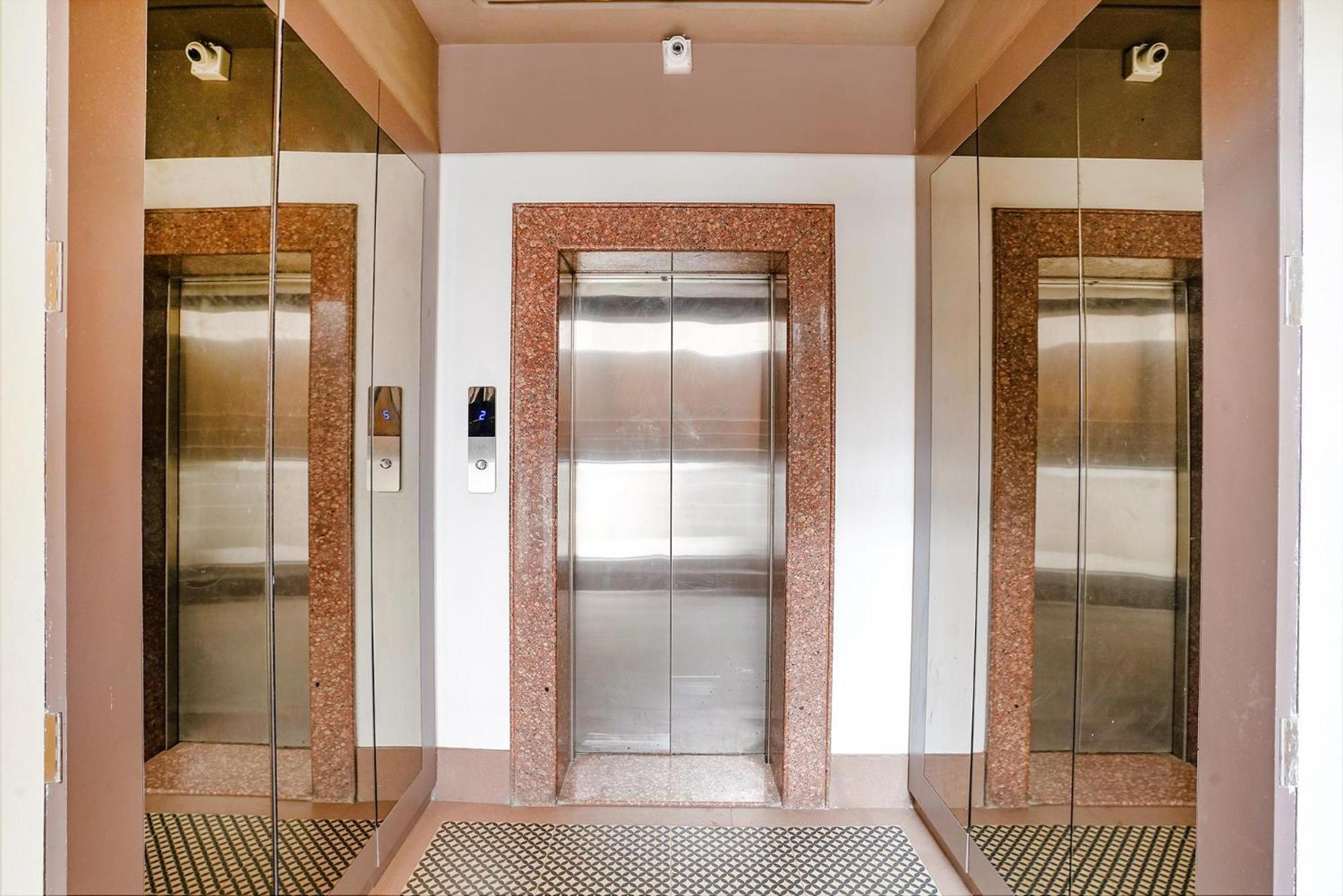 Hotel Gargi Deluxe Pune Dış mekan fotoğraf