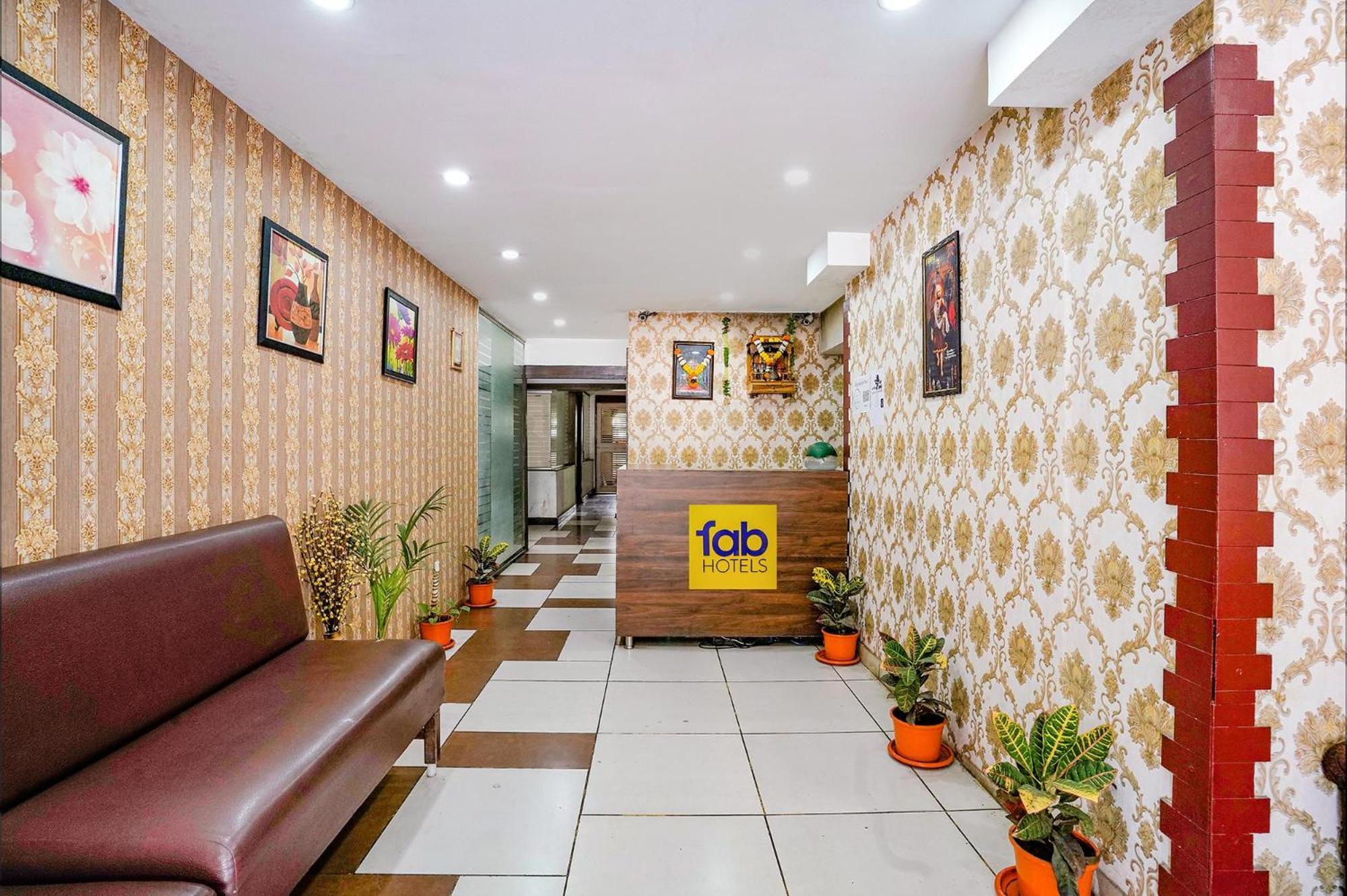 Hotel Gargi Deluxe Pune Dış mekan fotoğraf