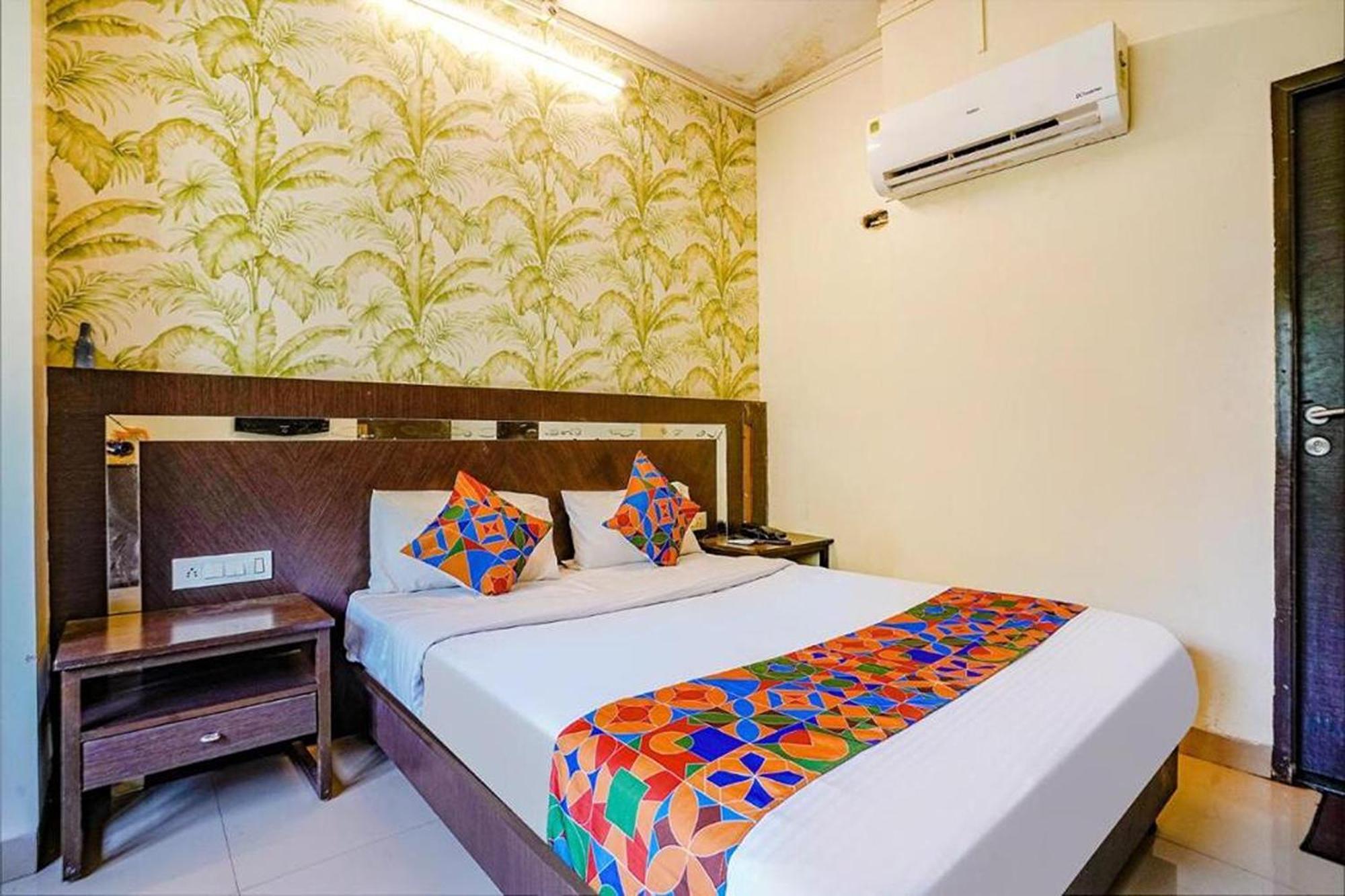 Hotel Gargi Deluxe Pune Dış mekan fotoğraf
