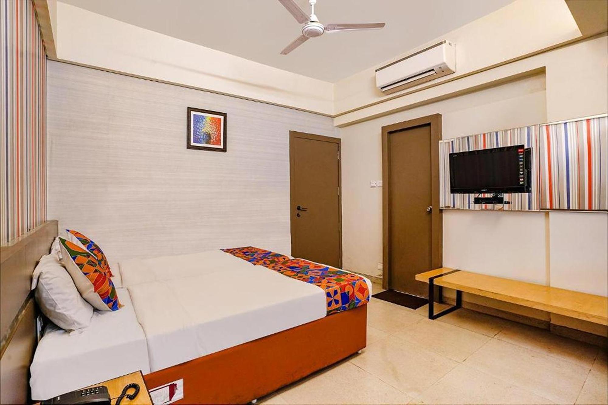 Hotel Gargi Deluxe Pune Dış mekan fotoğraf