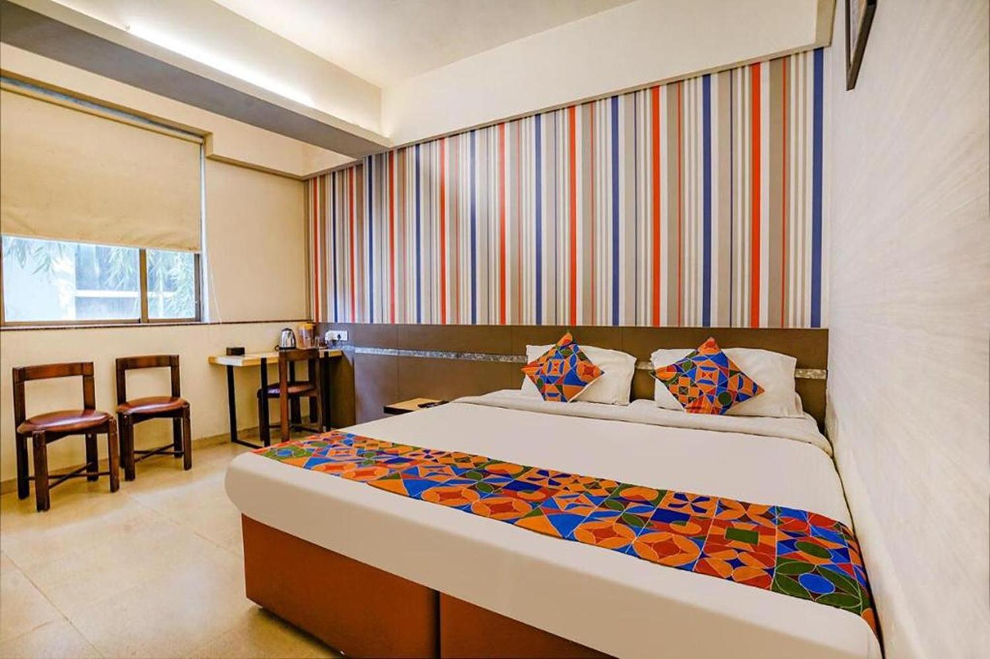 Hotel Gargi Deluxe Pune Dış mekan fotoğraf