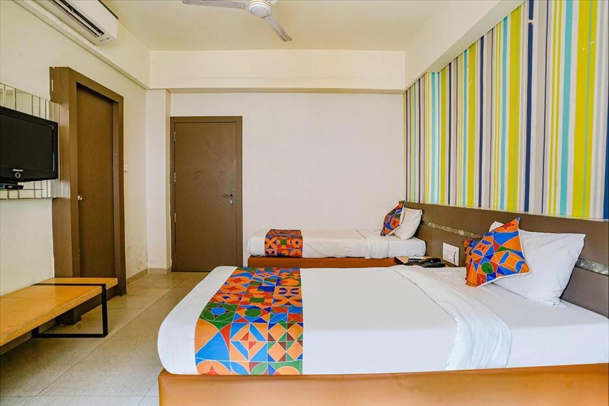 Hotel Gargi Deluxe Pune Dış mekan fotoğraf