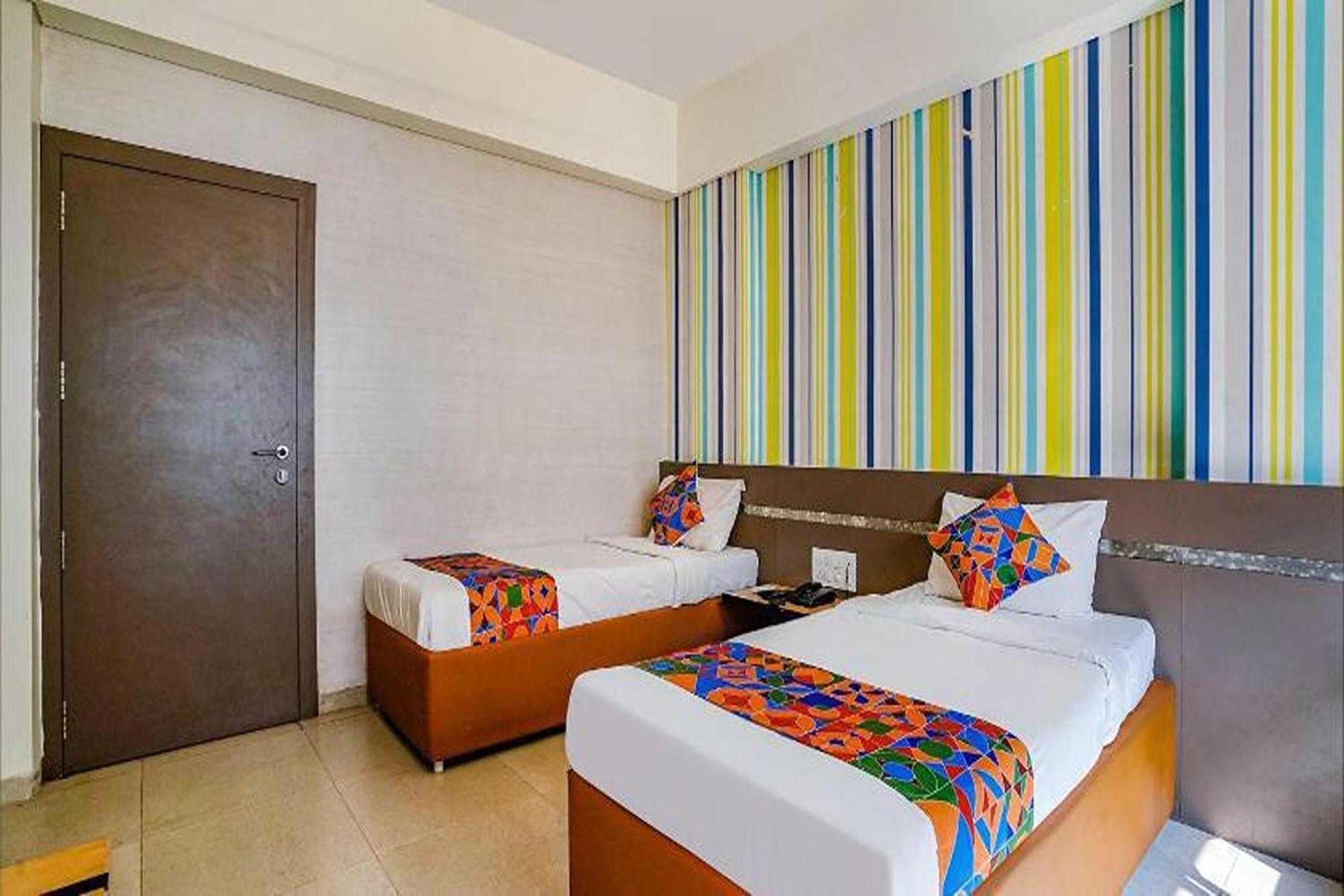 Hotel Gargi Deluxe Pune Dış mekan fotoğraf